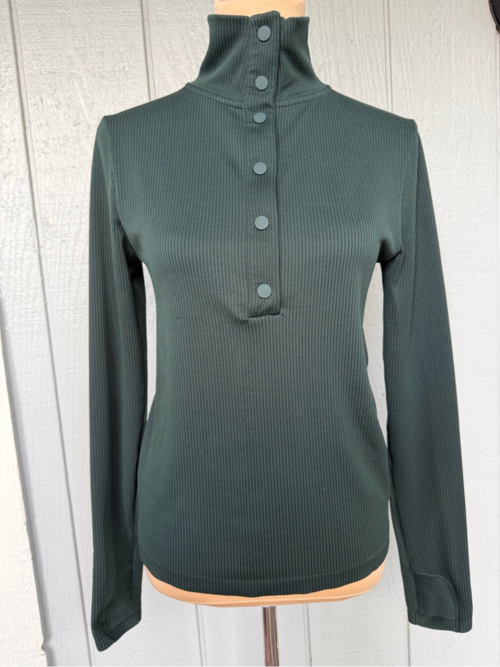 Athleta - Flurry Hunter Green sleek Ribbed Top NWOT. Sz M. Seamless. Long sleeve